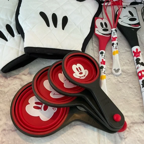 Disney Mickey Mouse Kitchen Ware Collection Apron Timer Mittens Baking Cookies - Picture 3 of 10